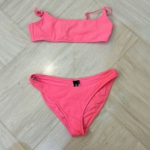 Triangl neon pink bikini